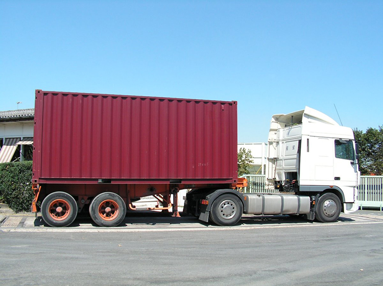 semanaz_transport_par_container_750x560